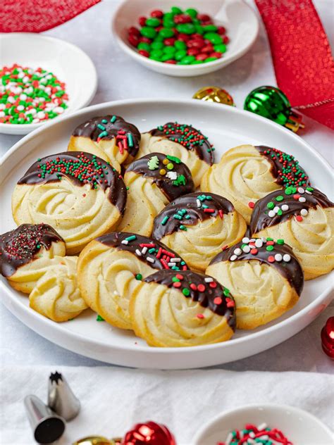 Deck the Halls with Deliciousness: Easy Christmas Cookie Recipes for Busy Bakers